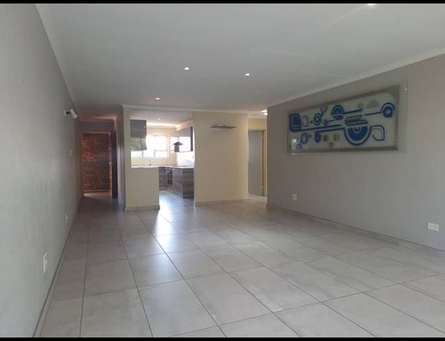 3 BEDROOM APARTMENT FOR SALE IN NORTHCLIFF